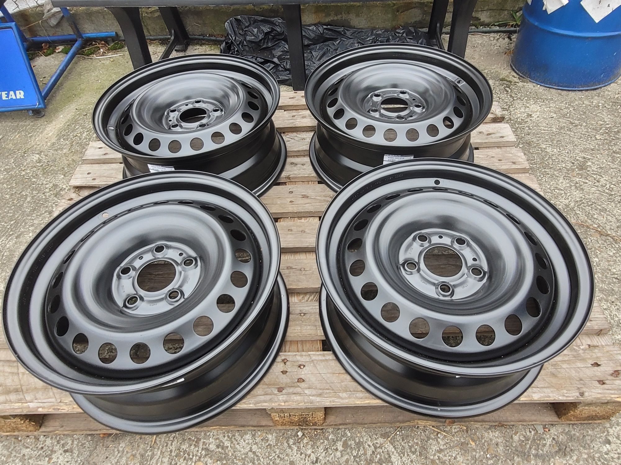 Felgi stalowe 5x114.3 et 40 16" 6.5j Nissan qashqai juke