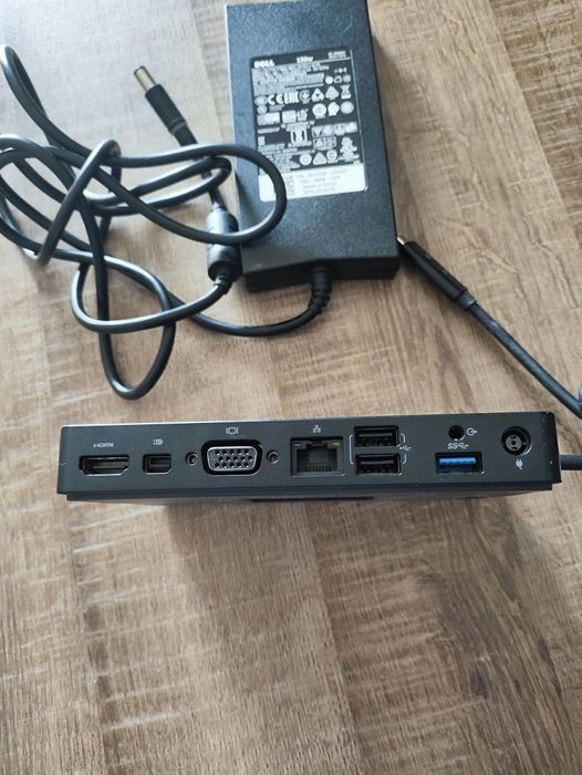 Док-станция Dell WD15 K17A та блок живлення