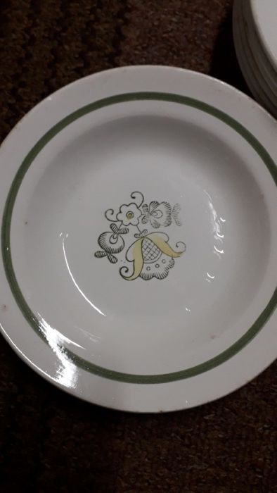 Тарелки большие тарілки