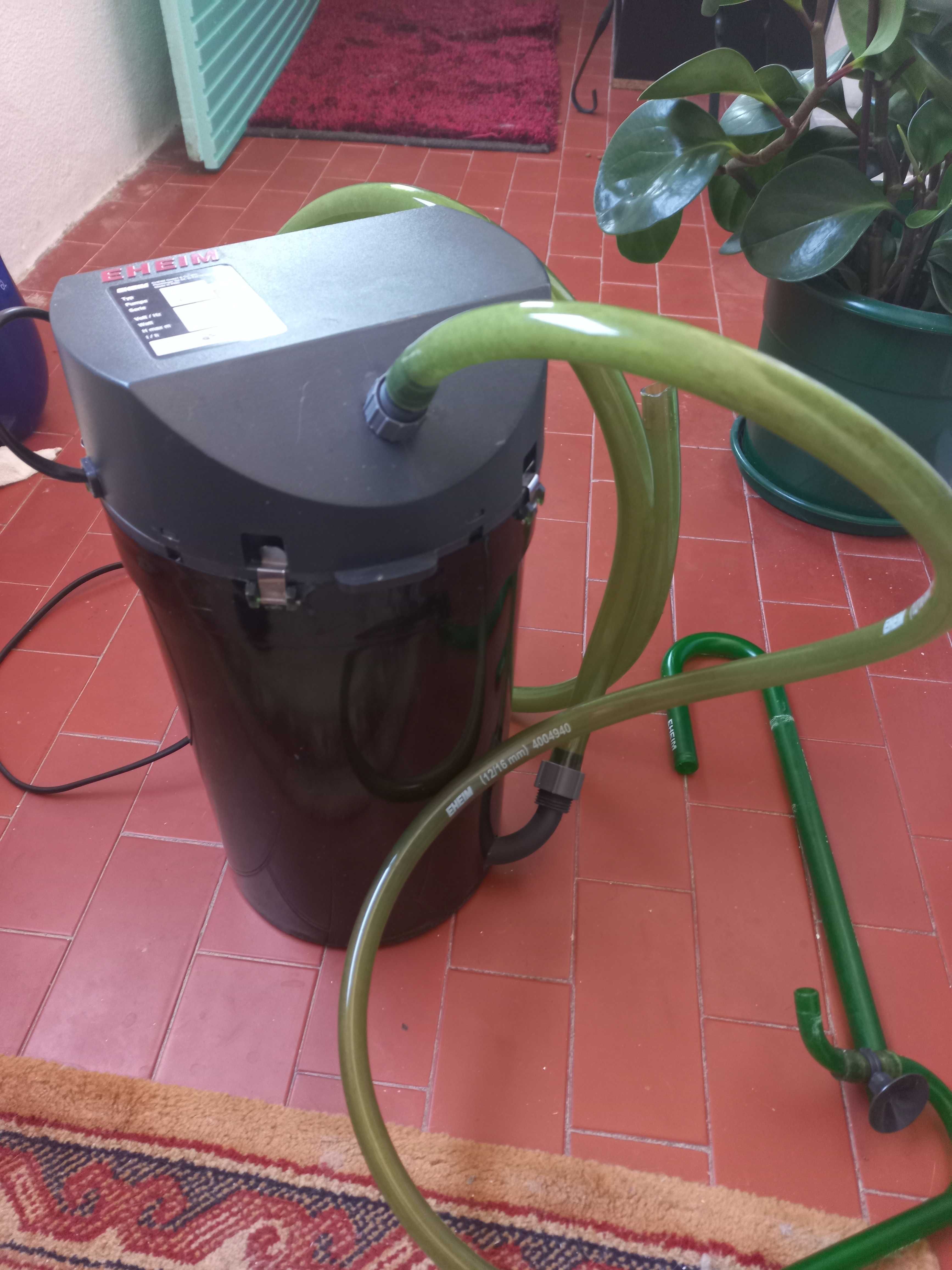 Filtro para aquário  da marca EHEIM  600