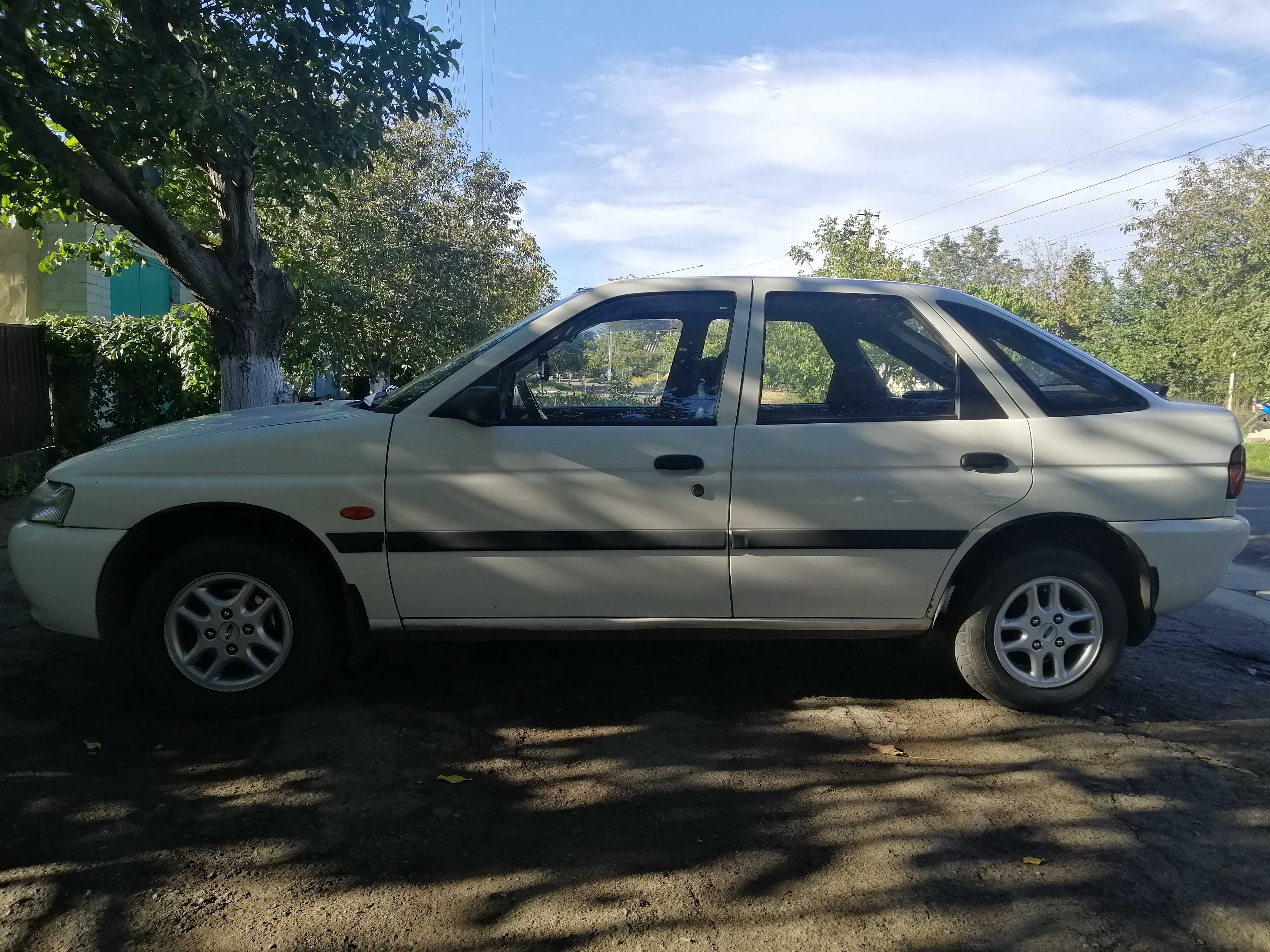 Продам Ford Escort