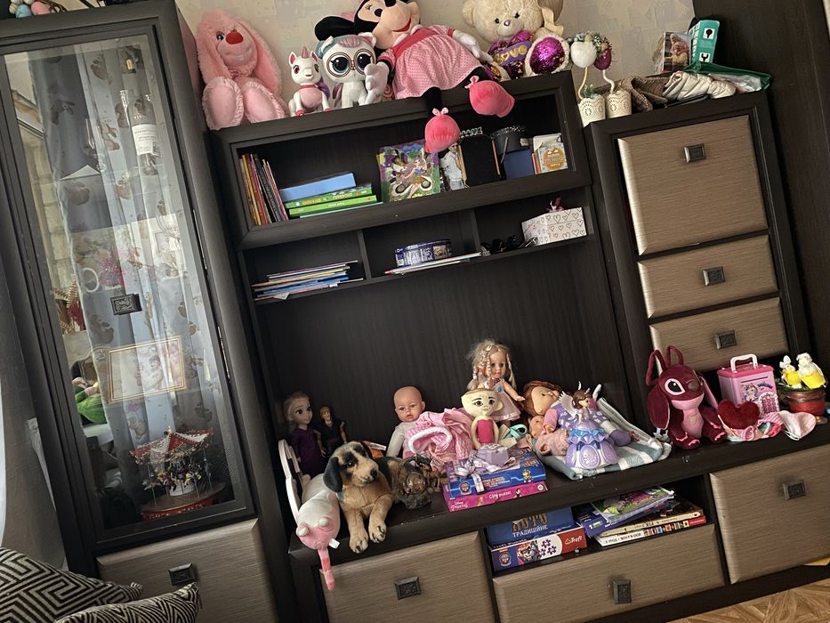 Стінка ,шкаф ,полиці