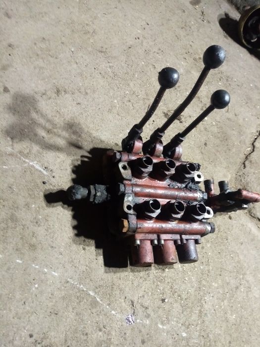 Rozdzielacz 3 i 2 sekcyjne