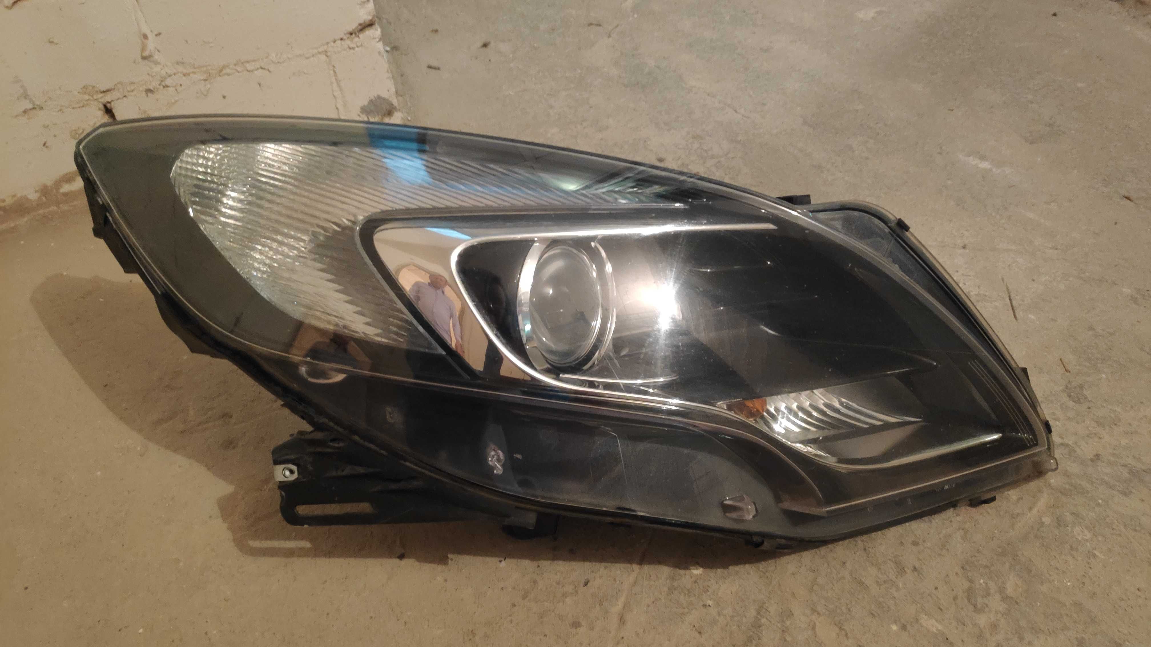 Lampa prawa przednia Opel Zafira Tourer C