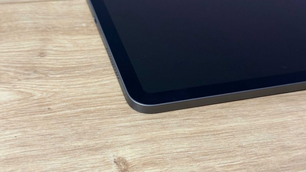 iPad Air 4 gen. | 64 GB | WiFi | Space Gray + etui smart folio