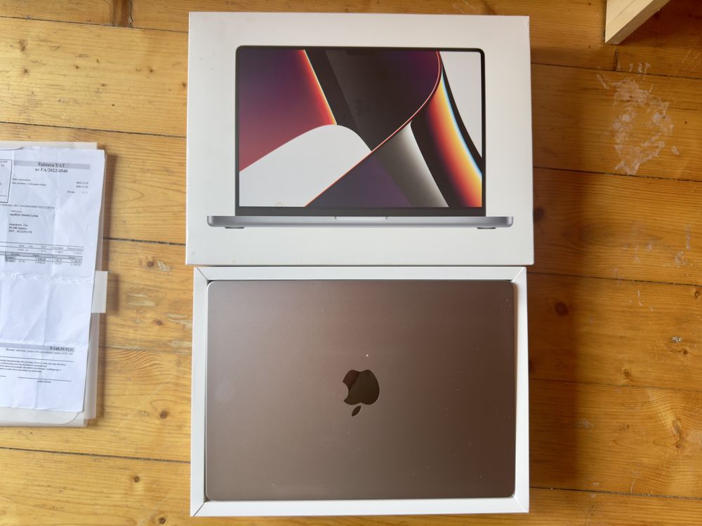 MacBook Pro 14” (A2442)  M1 Pro, 16 GB RAM SSD 512 GB-pęknieta matrca