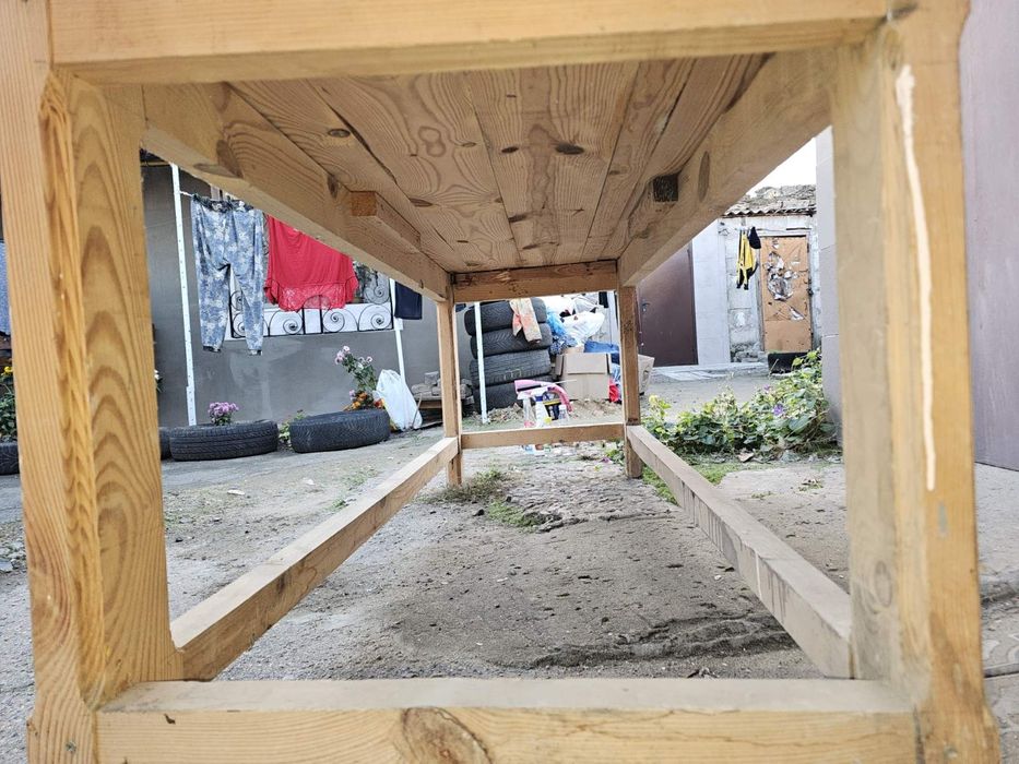 Добротний, масивний, дерев'яний стіл для майстерні, гаражу, цеху склад