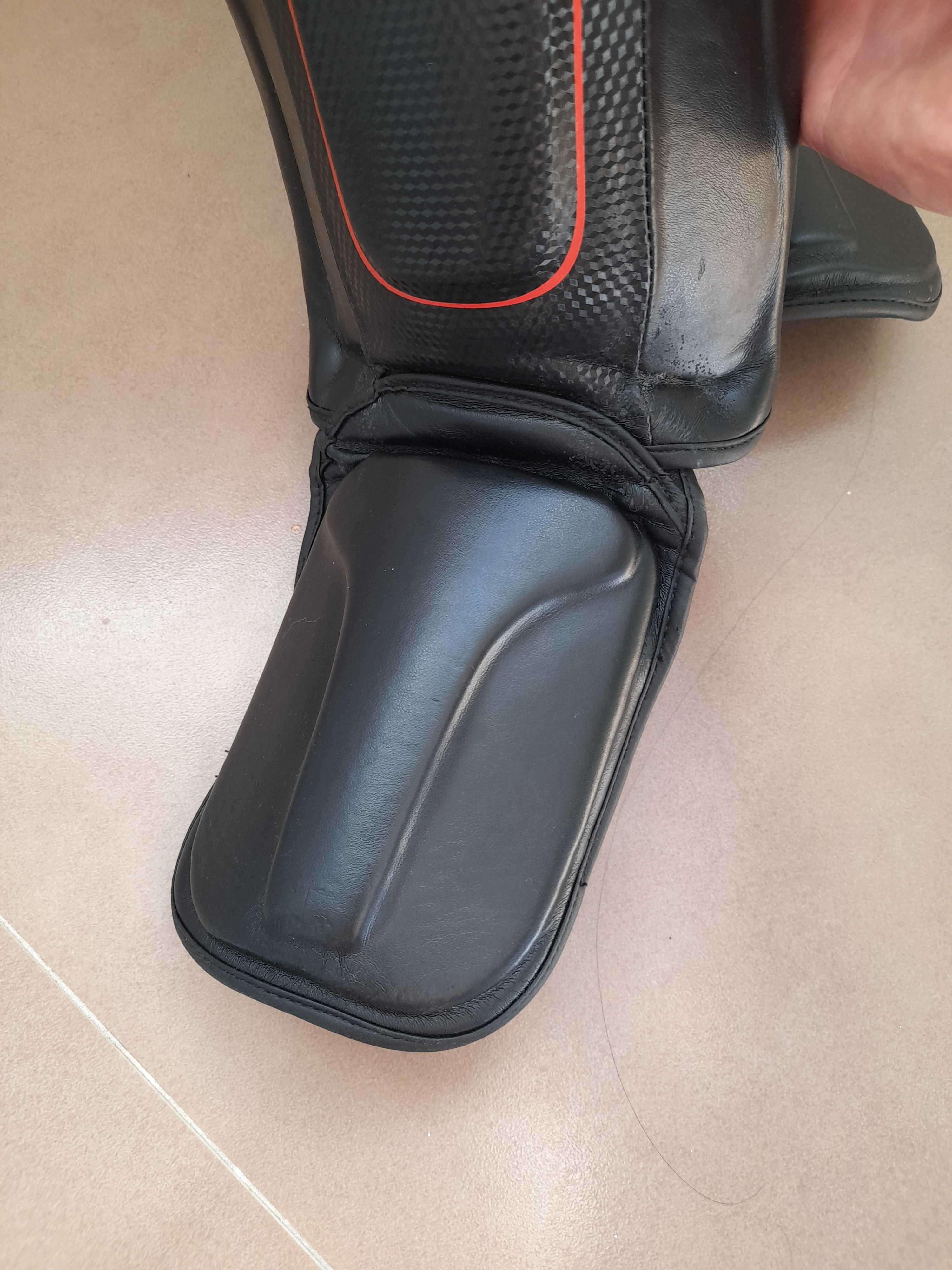 Caneleiras Kickboxing ou Muay Thay