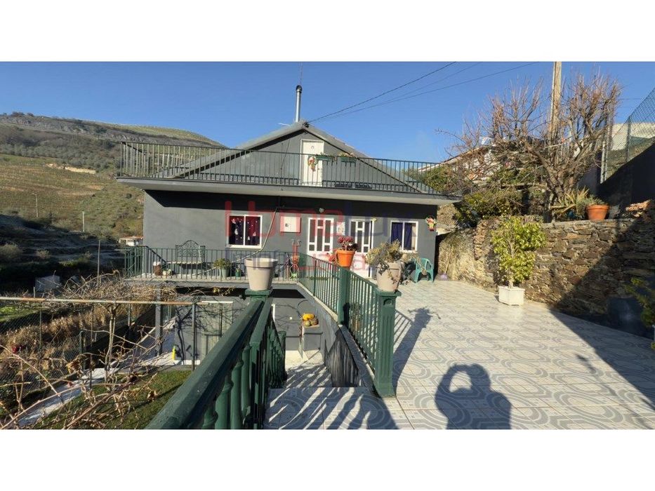 Moradia T4 em Vilarinho dos Freires