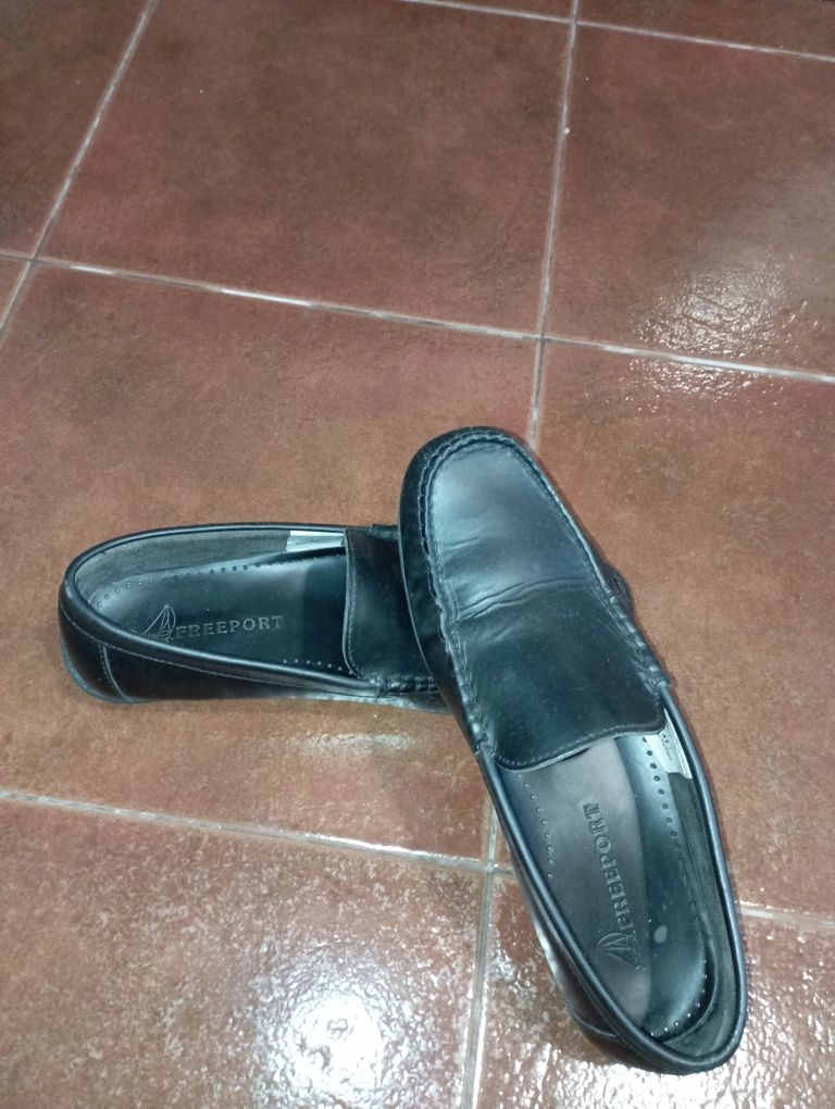 Sapatos pele azuis