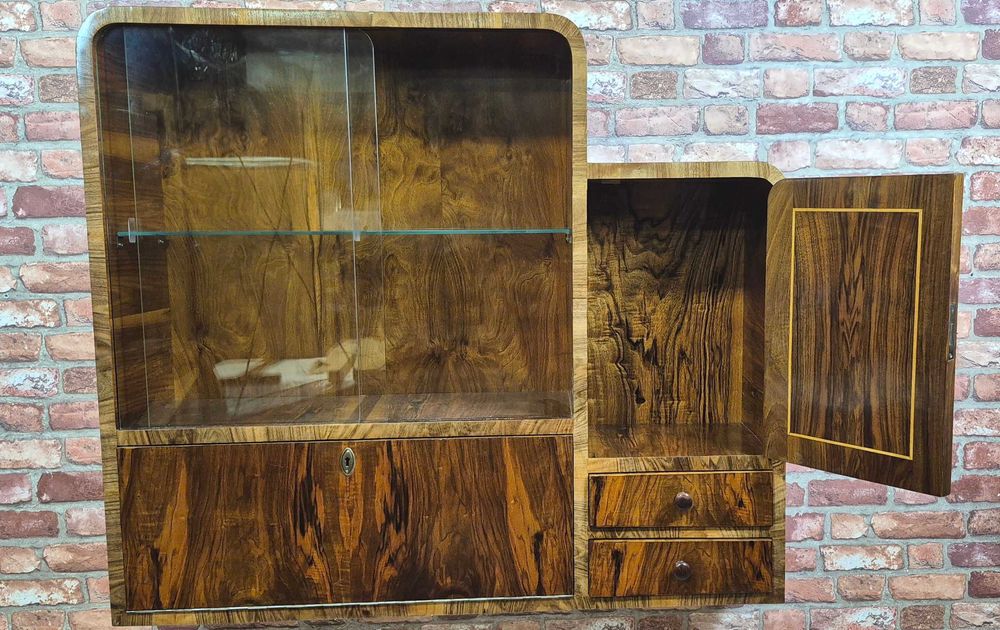 Odnowiona orzechowa witryna z barkiem art deco, retro, vintage