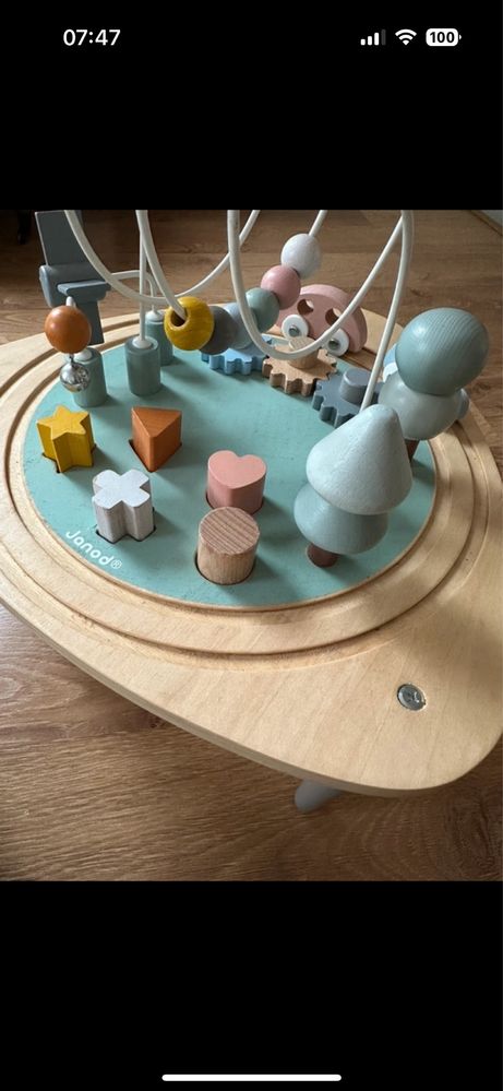 Janod – wielofunkcyjny stolik edukacyjny – drewniany montessori