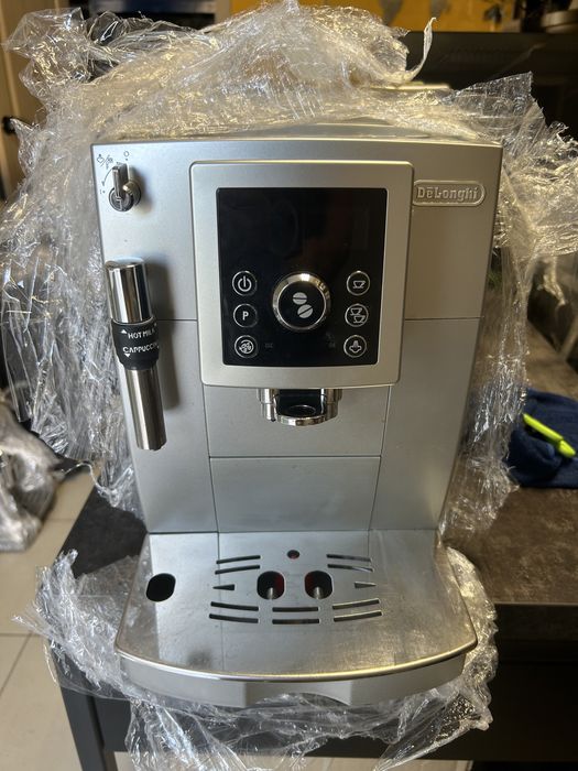 Кофеварка Кавомашина Delonghi magnifica s 22.100