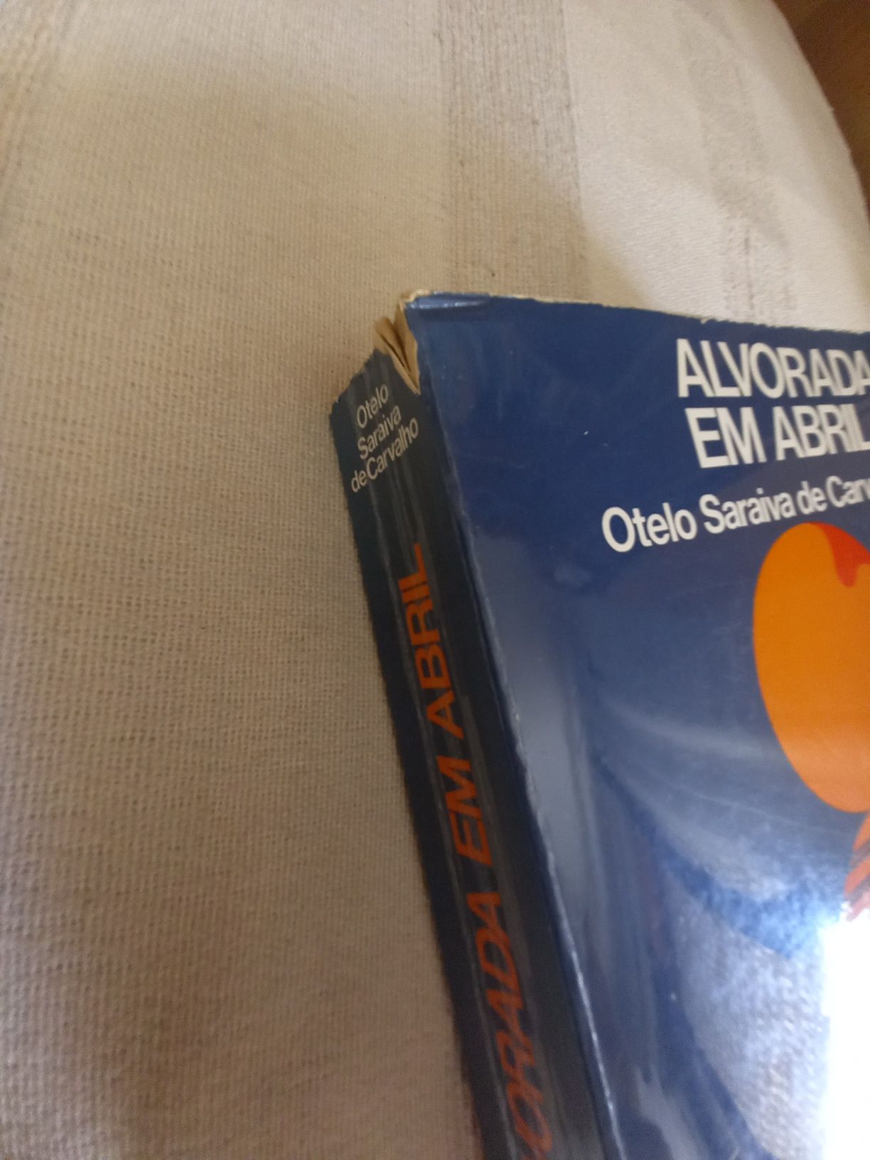 Alvorada em Abril Otelo Saraiva de Carvalho assinado