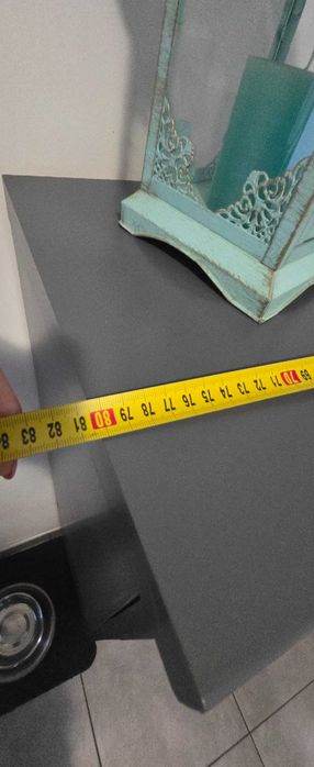 Pojemna komoda z szufladami i półkami na buty