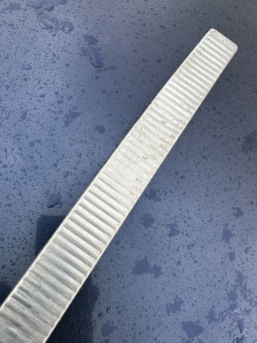 Metalowa listwa bagażnika audi a4 b5 avant kombi