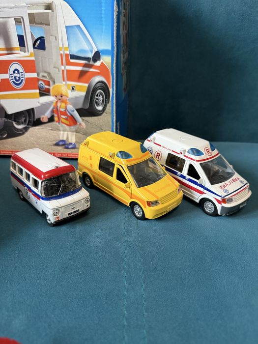 Playmobil – karetka + figurki + akcesoria (stan dobry)