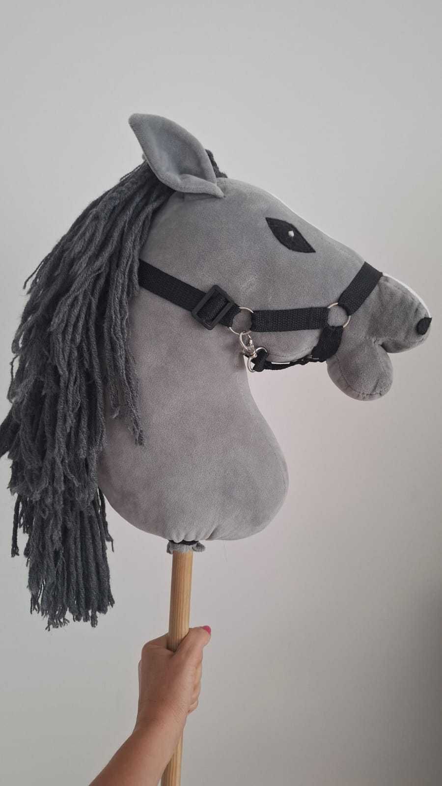 Hobby Horse – uroczy szary konik!