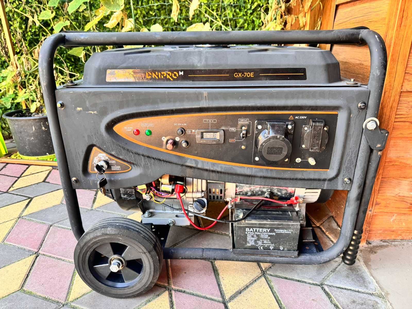Генератор Dnipro-M GX-70E бензиновий