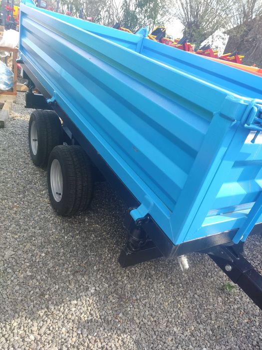 Przyczepa 2,5 t z kiprem na 3 strony Stal-met