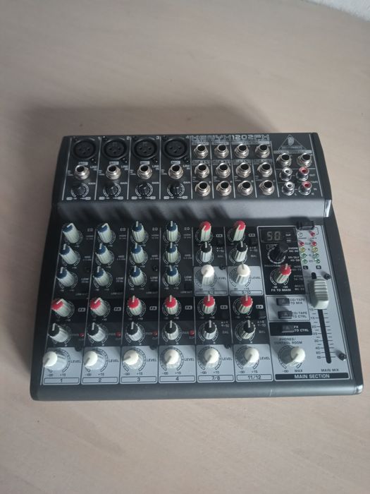 Мікшерний пульт Behringer дуже гарний стан