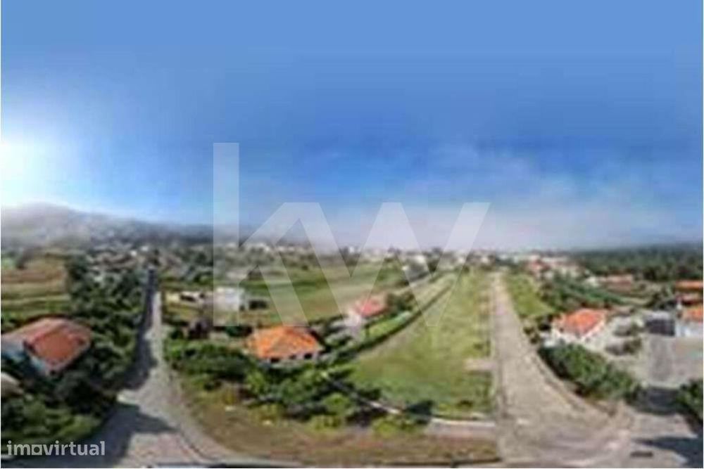 Lote totalmente infraestruturado em Moledo (S.ª Pé da Cruz)