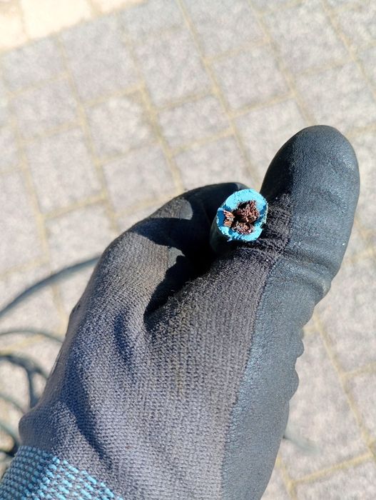 Kabel spawalniczy z uchwytem