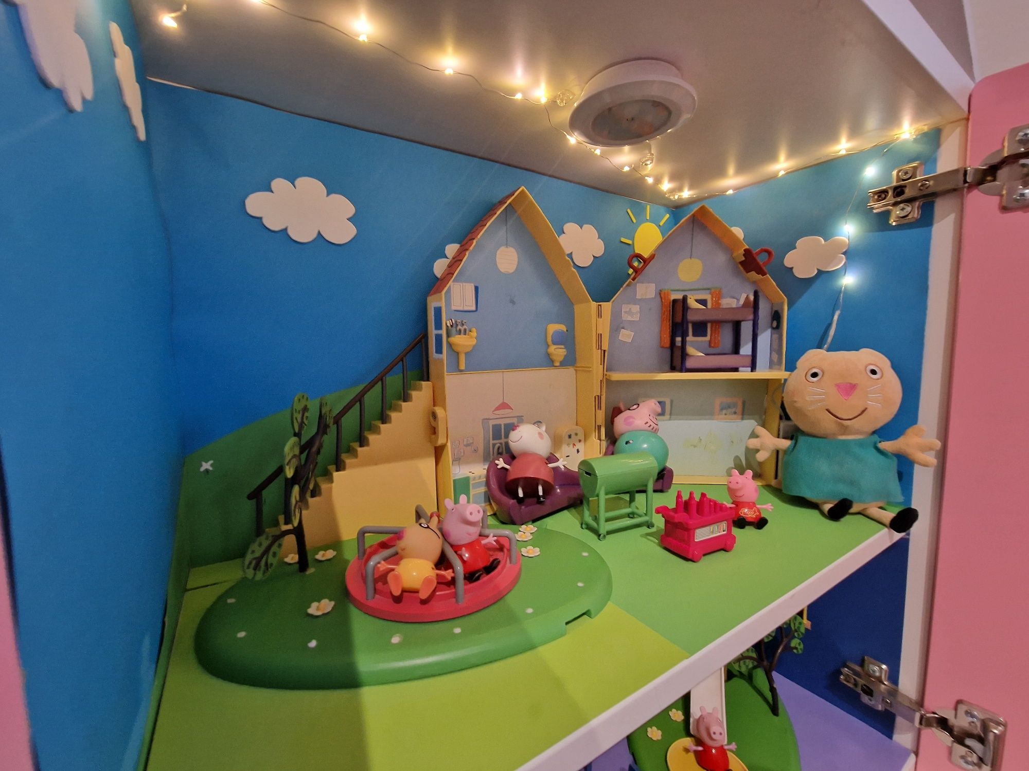 Swinka peppa domek auto samolot figurki piękny zestaw