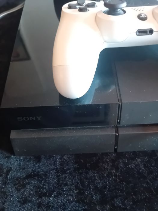 Ps4 como nova e wm.bom estado