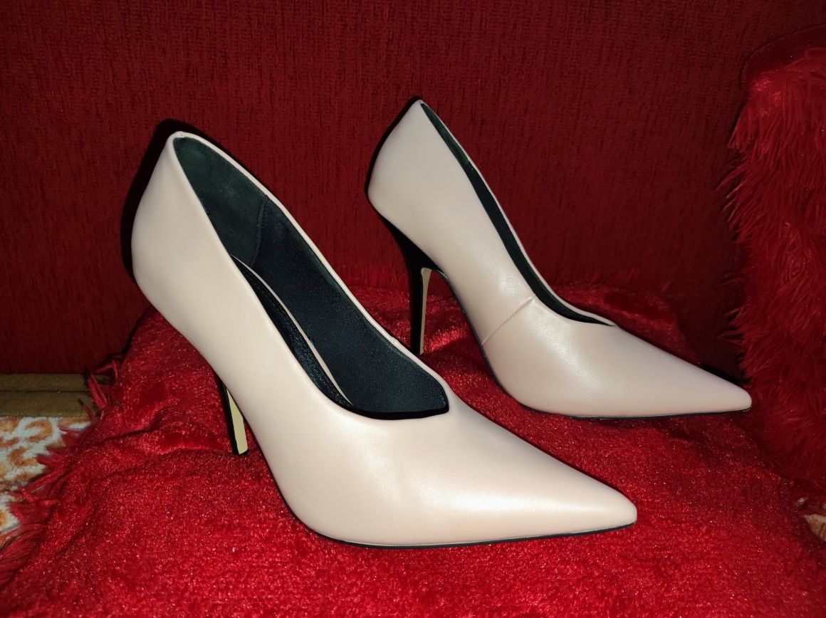 Buty.     Szpilki