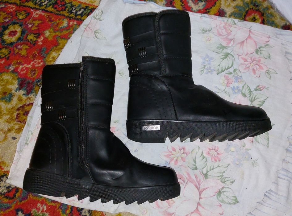 Жіночі зимові чоботи. Женские зимние сапоги. Жіночі зимові черевики.