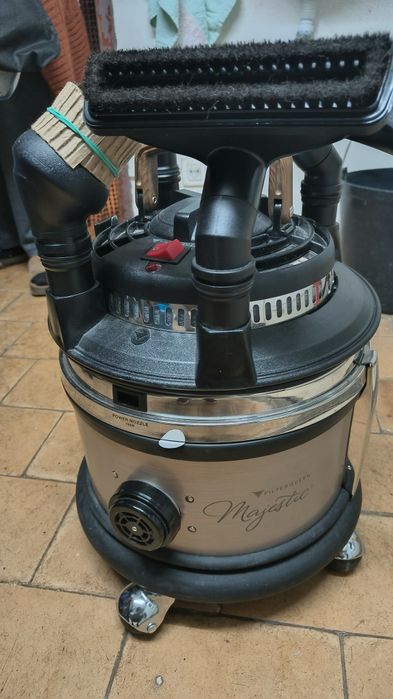 Aspirador Majestic Filterqueen