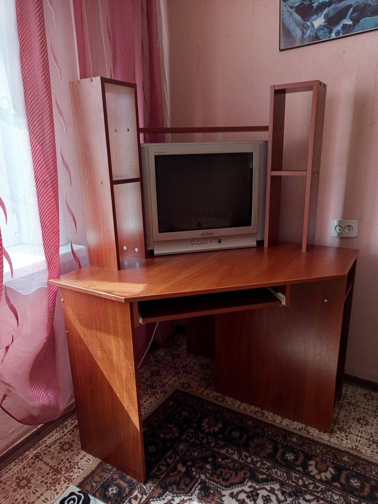 Стол компьютерный угловой