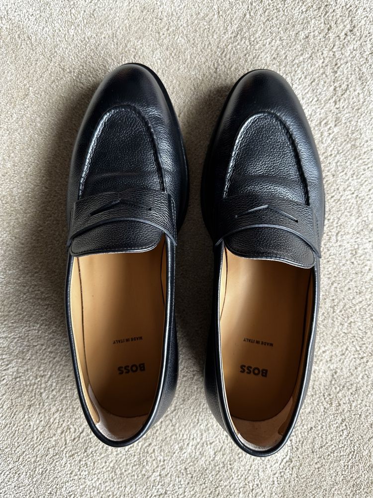 Sapatos Hugo Boss em pele pretos