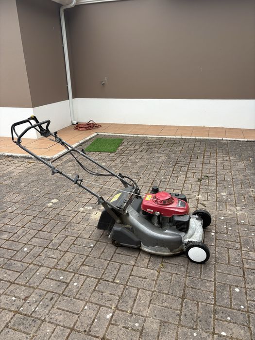 Corta relva honda