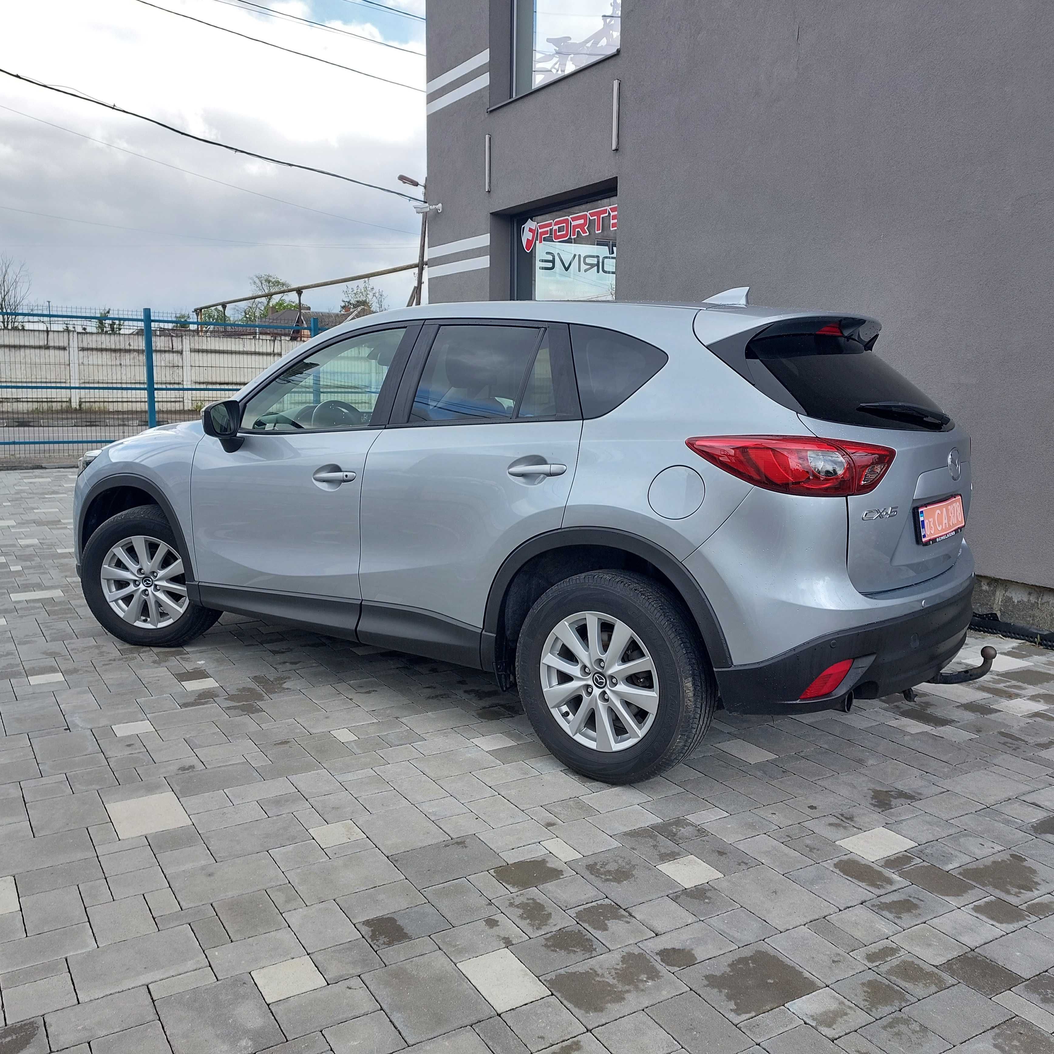 Автомобіль Mazda CX-5 2016 рік, 2,2 дизель, стан нового авто