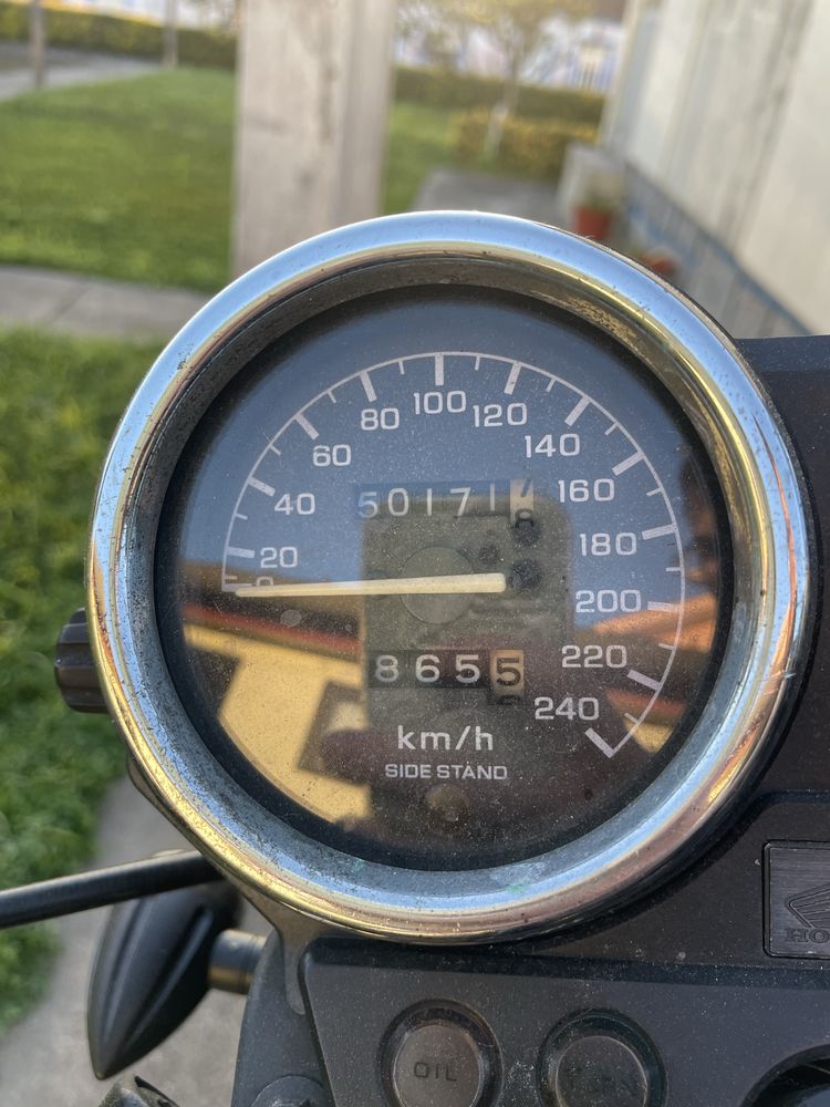 Honda CB750 Seven Fifty RC42