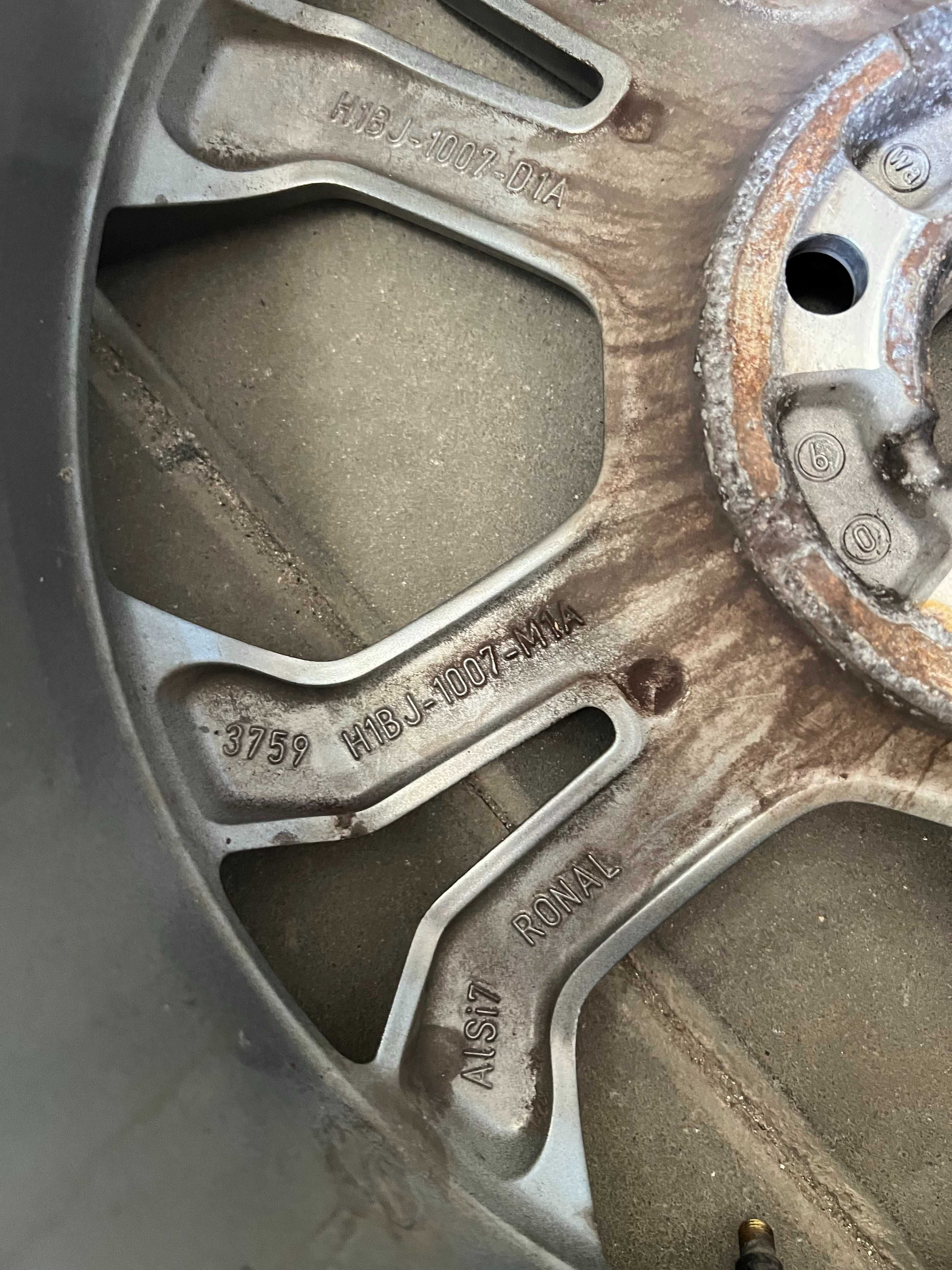 Oryginalna felga aluminiowa 7Jx17H2 ET 47.5 4x108 Ford Fiesta ST MK8
