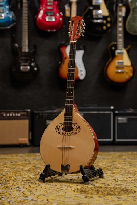 Mandolina Hora Octave Mandolin M-1087