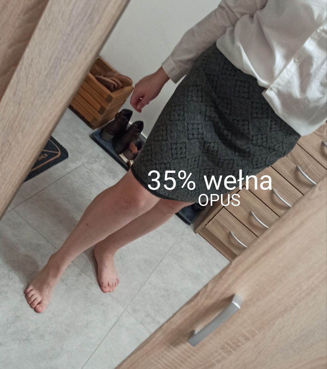 Wełniana spódnica mini przed kolano wzór OPUS 42/XL 40/L wool woolmark