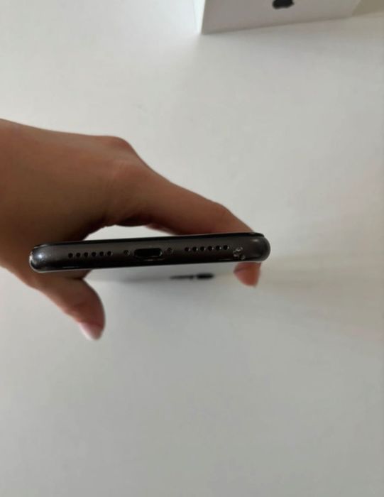 iPhone 11 preto 64GB