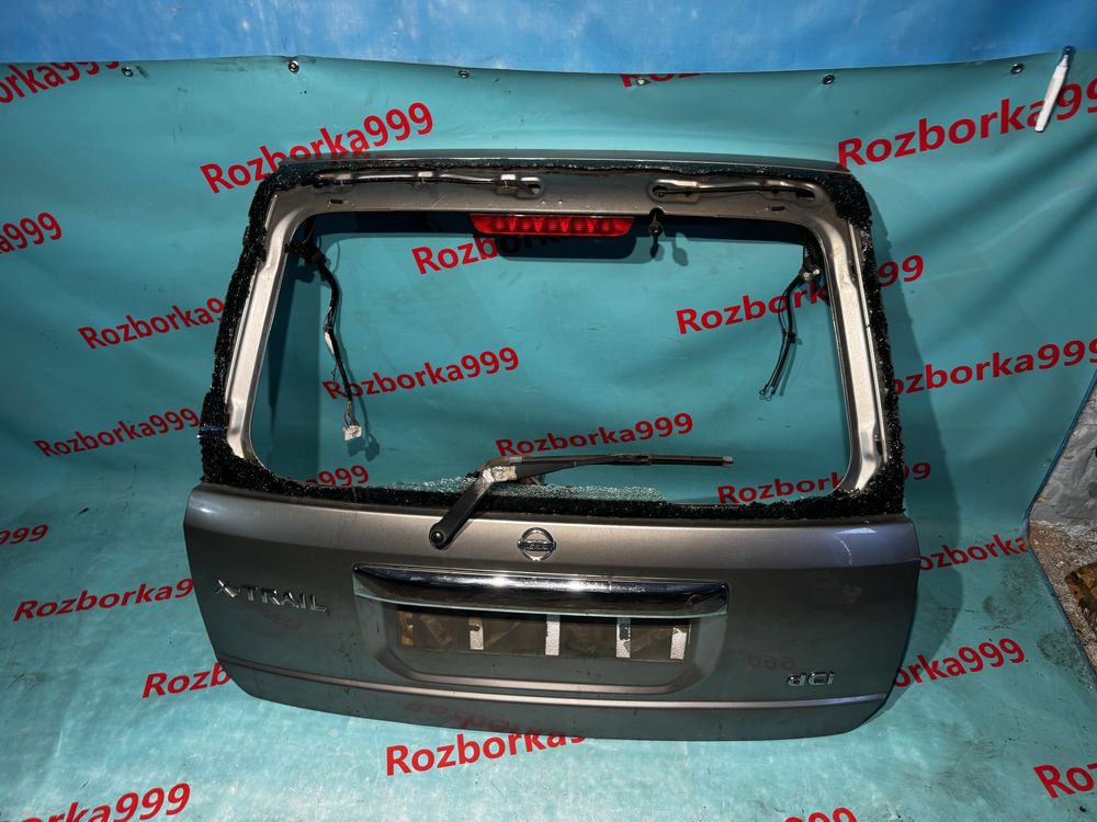 Кришка багажника Nissan x trail T30 без скла Х треіл Т30