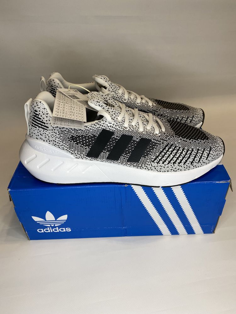 Новые ОРИГИНАЛ кроссовки Adidas Swift Run 22