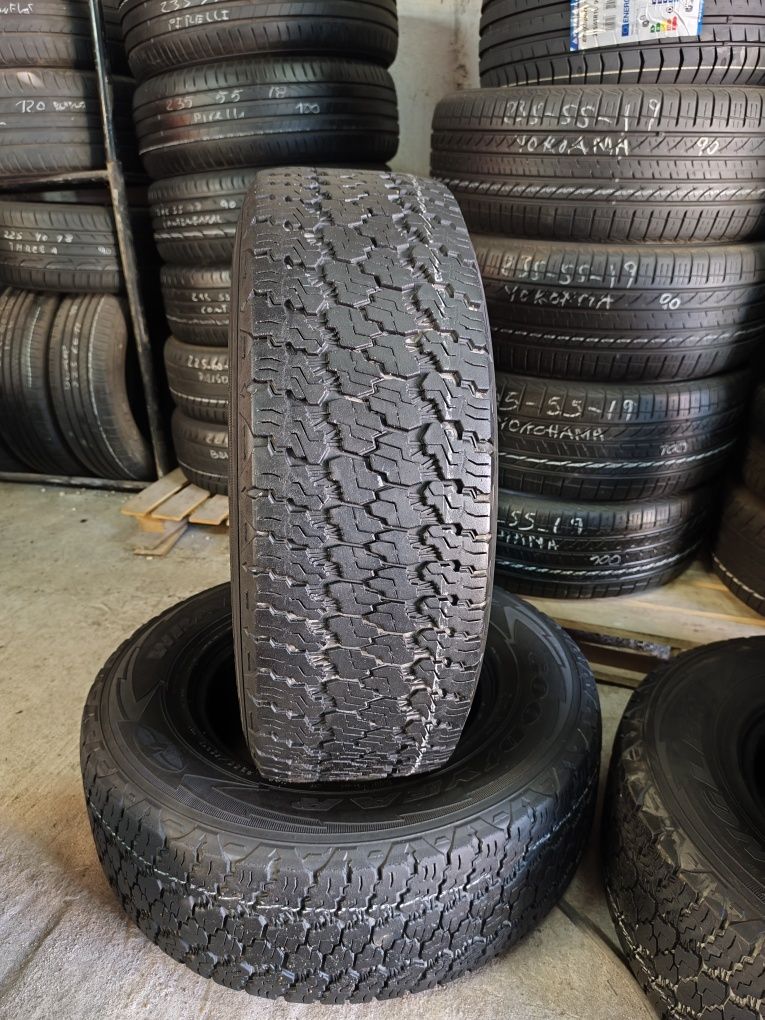 Pneus P255/75r17 Good Year Wrangler com 75% piso