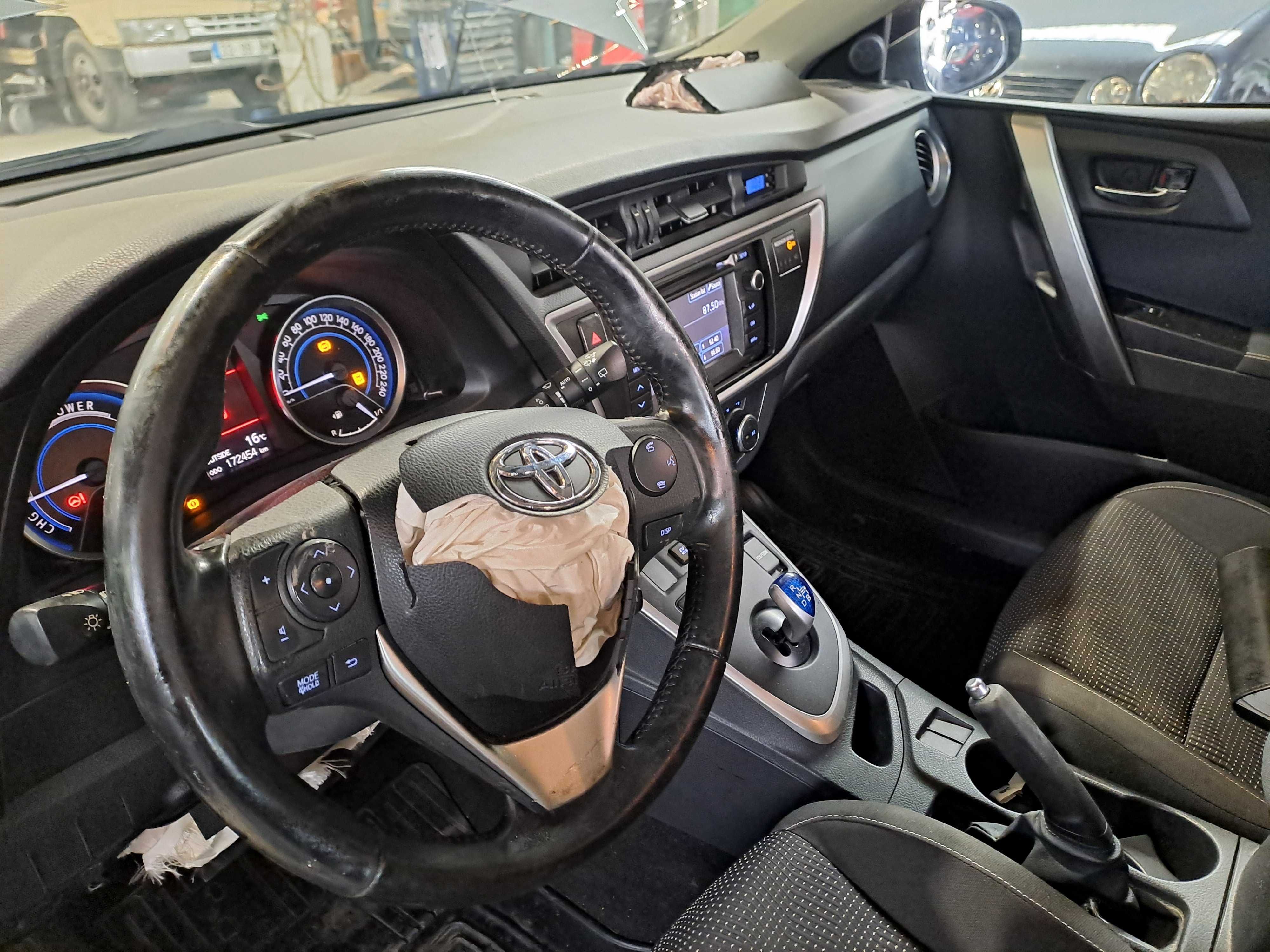 Salvado Toyota Auris Hybrid de 2013