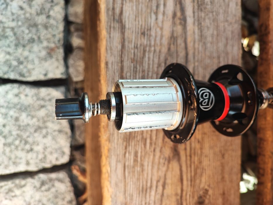 Tylna piasta koła rowerowego Bontrager Race Lite 16H 9s Retro MTB