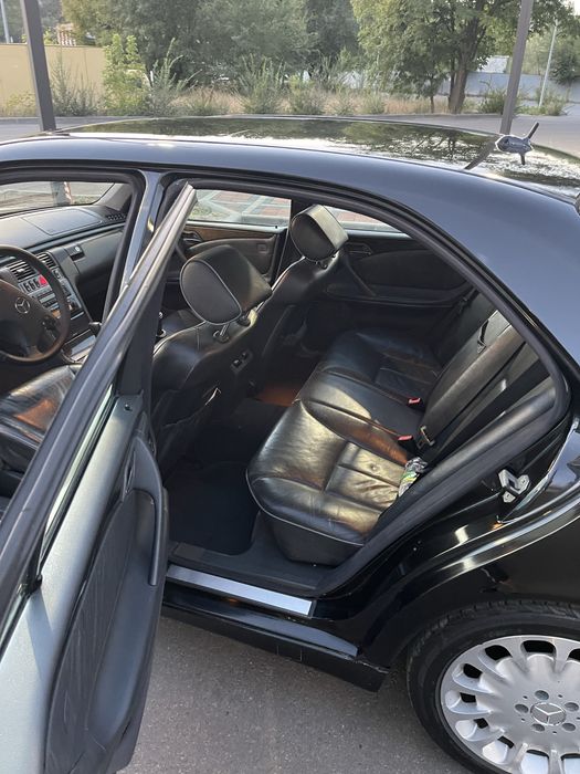Mercedes-Benz W210 E430