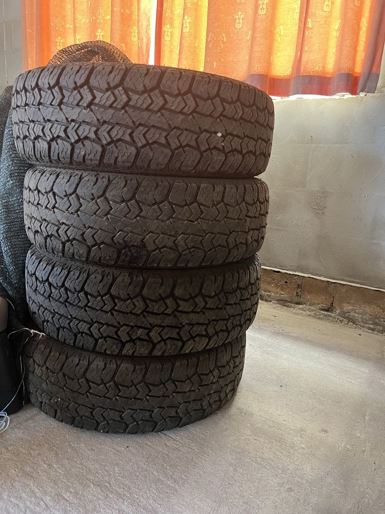 Продам резину 245/70R16