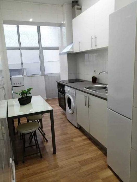 Quarto ao metro de Jardim do Morro