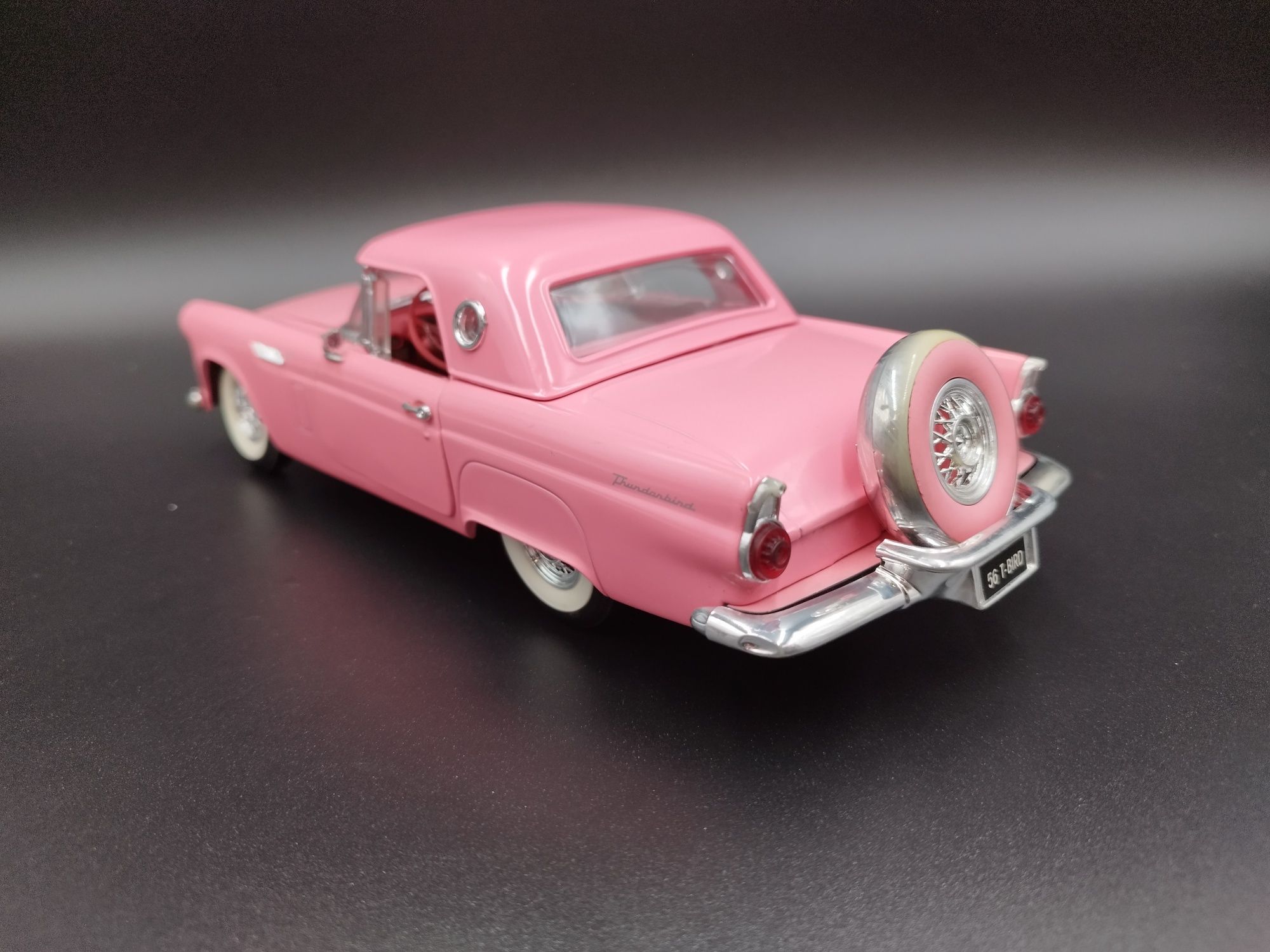 1:18 Revell 1956 Ford Thunderbird "Pink Dream" model